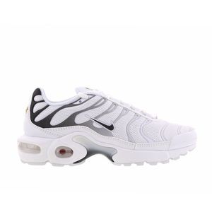 nike air max plus kids black